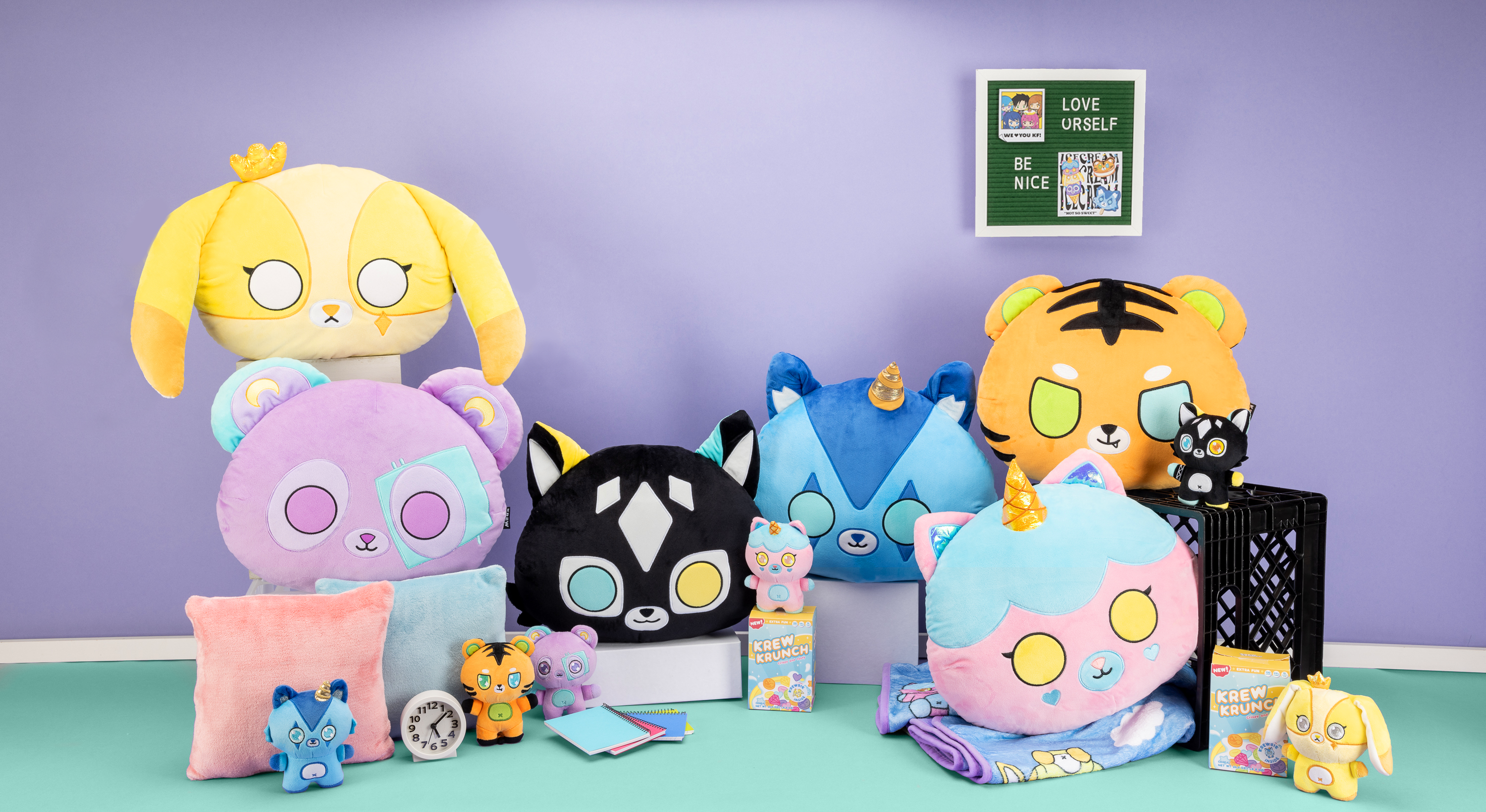 http://krewdistrict.com/cdn/shop/collections/Krew_Teddy_Head_Cushions_Group_Shot.png?v=1680897887